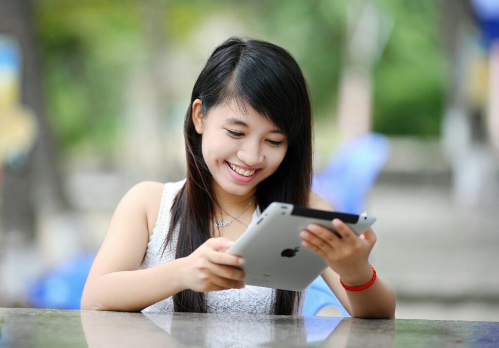 How to Save and Invest When You Are Single: A Guide to Building a Strong Financial Future