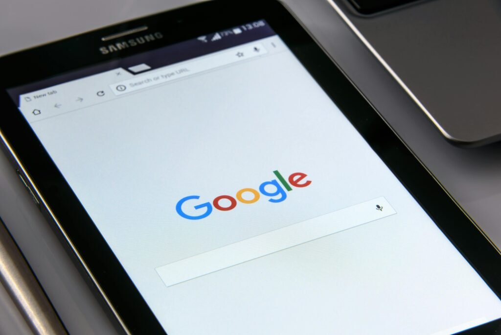 Google Assistant Gets a Fresh Look on Android Auto: A New, Siri-Inspired UI