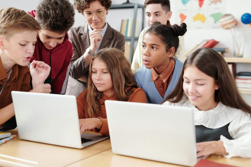 Preparing Your Kids for an AI Future: 6 Ways to Help Them Succeed in the Digital Age