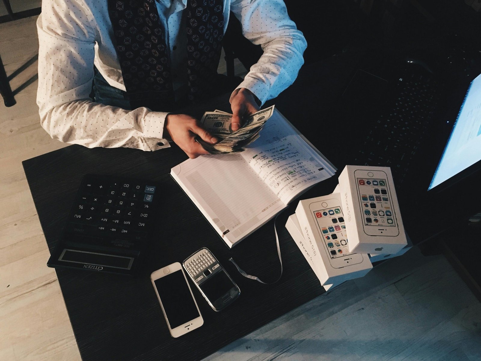 Long-term wealth made easy Long-term wealth made easy