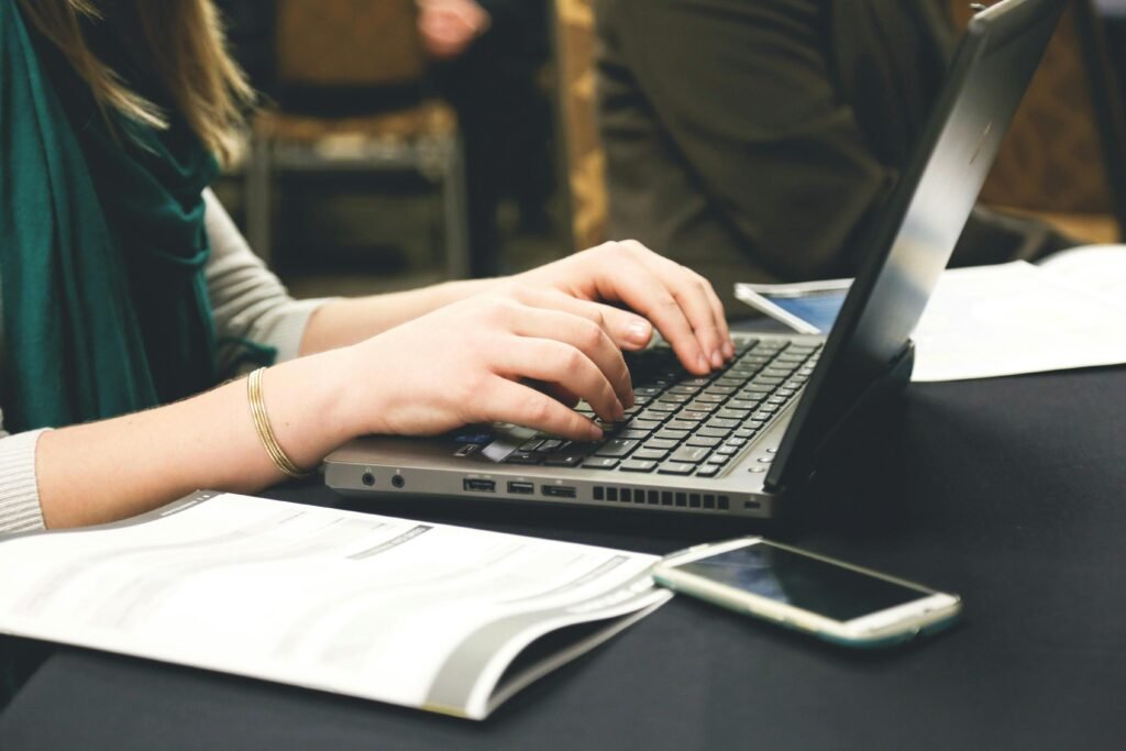 Master AI Writing Beyond ChatGPT and Write Like a Professional Copywriter